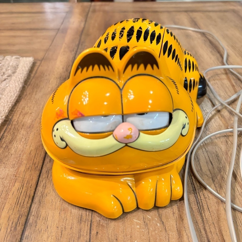 Vintage 80’s Tyco Garfield Phone, Tested, Functional and Working (except eyes)